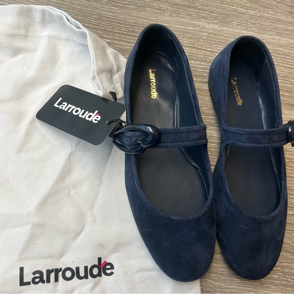 Larroudé Verona Ballet Flat In Navy Suede Size 6 NEW - Picture 3 of 6